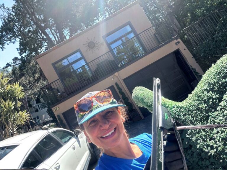 Skybleu professional window cleaner in Montara CA serving San Francisco Bay Area coastal homes